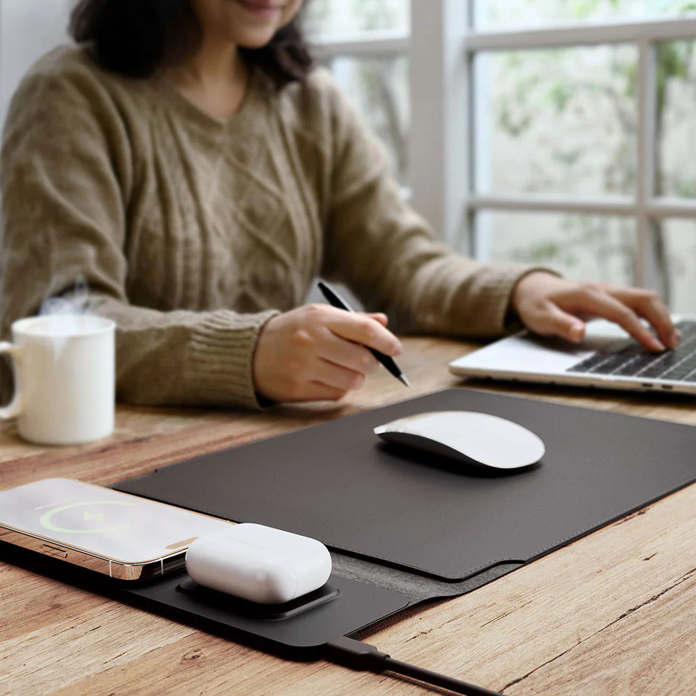 NEXA 4-in-1 Laptop Sleeve with Wireless Charging - Image 9